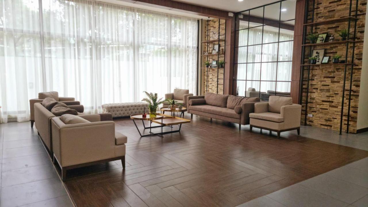 Cozynest Rentals At Brenthill Condominium 碧瑶 外观 照片